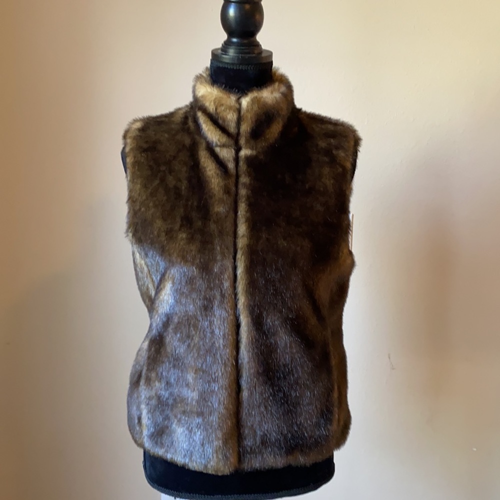 Vest - Picture 2 of 4